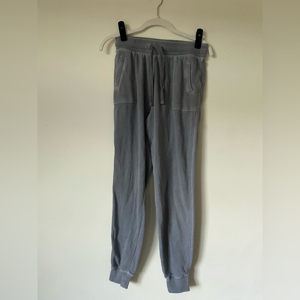 Women’s grey sweatpants/joggers